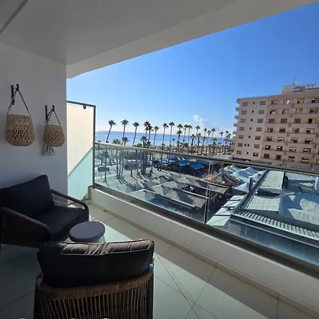 Apartment Lazuli Beachfront Luxury Larnaca